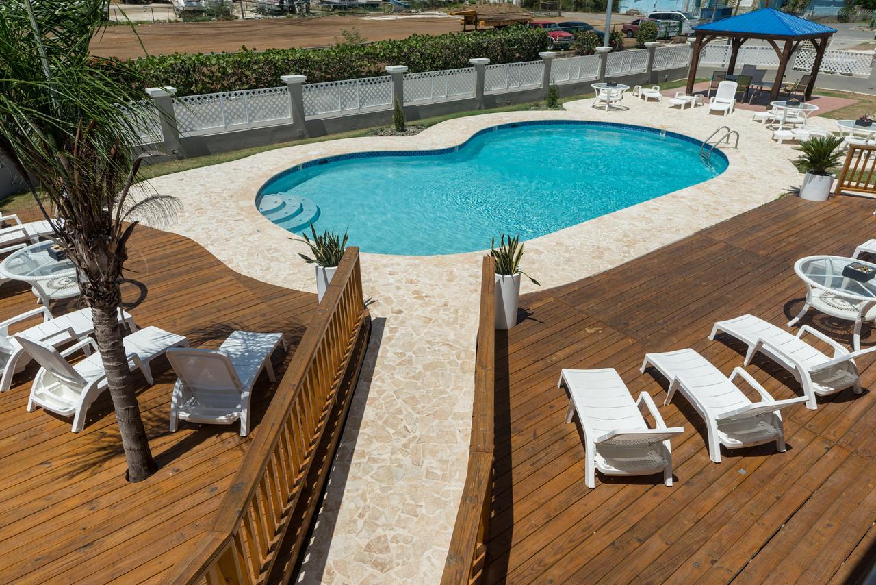 ساليناس Full Moon Hotel & Restaurant المظهر الخارجي الصورة