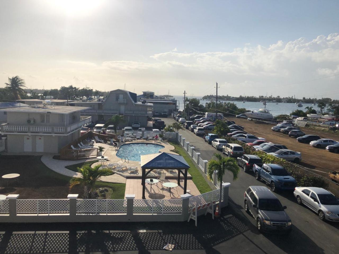 ساليناس Full Moon Hotel & Restaurant المظهر الخارجي الصورة